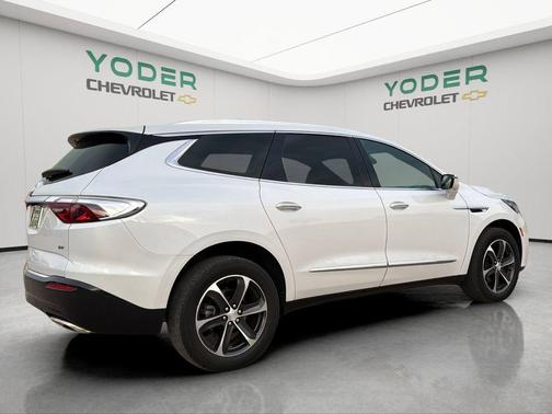 2022 Buick Enclave Essence