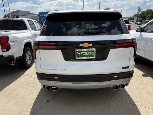 2025 Chevrolet Traverse LT