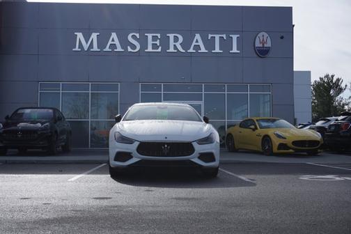 2022 Maserati Ghibli Modena Q4