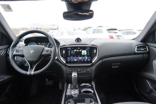2022 Maserati Ghibli Modena Q4