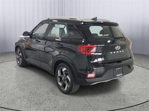 2022 Hyundai VENUE SEL
