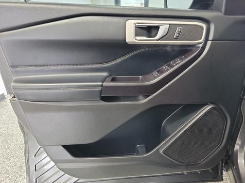 MAGNETIC METALLIC 2020 Ford Explorer XLT