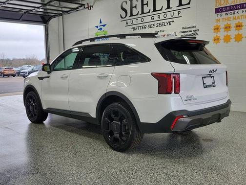 Glacial White Pearl 2025 Kia Sorento X-Line EX