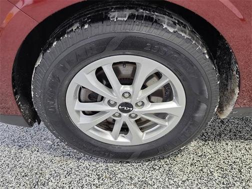 2024 Kia Carnival LX