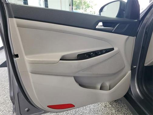 2021 Hyundai TUCSON SE