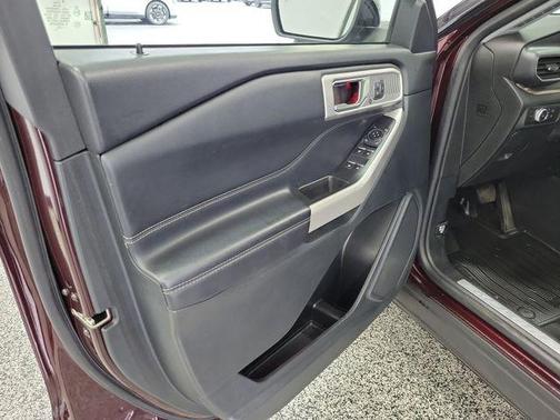 Burgundy 2022 Ford Explorer Limited