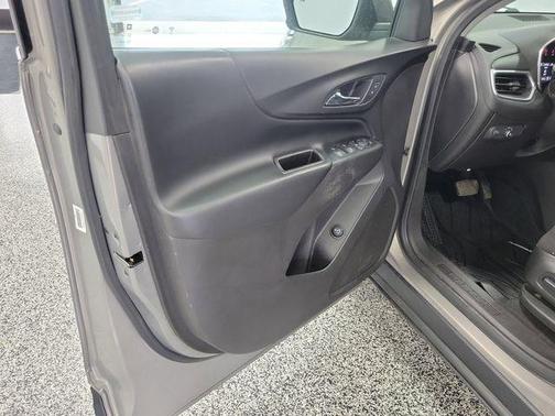 Pepperdust Metallic 2018 Chevrolet Equinox 1LT