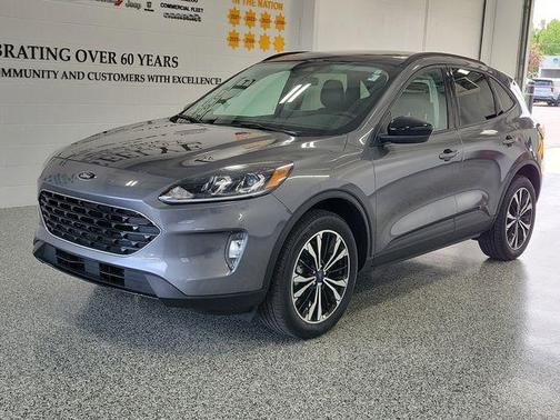 Gray Metallic 2022 Ford Escape SEL