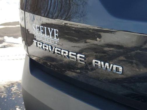 2023 Chevrolet Traverse LT Leather
