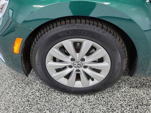 Bottle Green 2017 Volkswagen Beetle 1.8T S