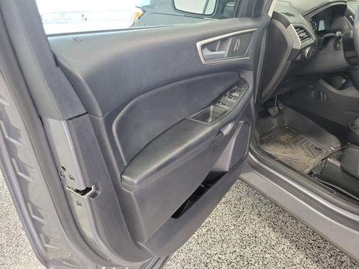 Gray Metallic 2022 Ford Edge SEL