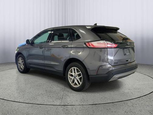 Gray Metallic 2022 Ford Edge SEL