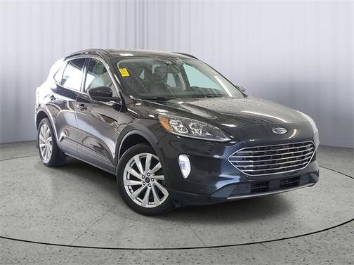 2022 Ford Escape Titanium Hybrid