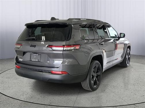 2022 Jeep Grand Cherokee L Laredo
