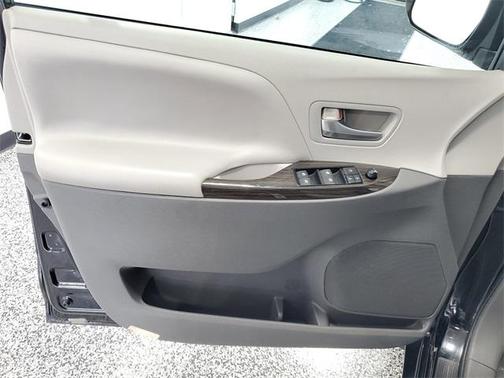 2015 Toyota Sienna XLE Premium