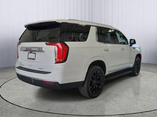 Summit White 2022 GMC Yukon SLT