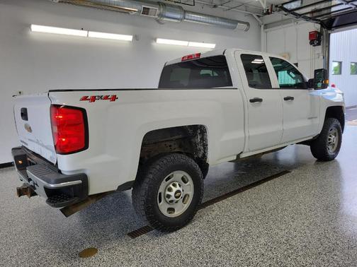 Summit White 2018 Chevrolet Silverado 2500 WT