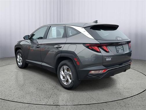 2022 Hyundai TUCSON SE