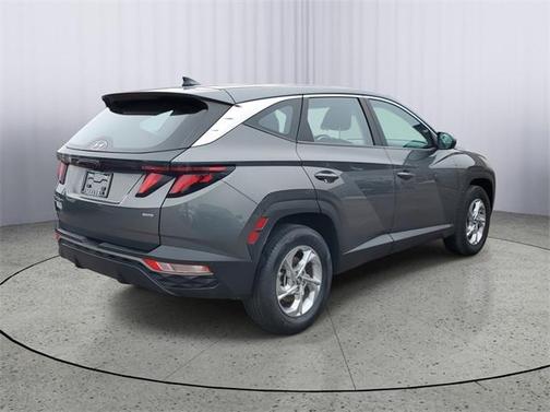 2022 Hyundai TUCSON SE
