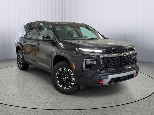 Mosaic Black Metallic 2026 Chevrolet Traverse Z71