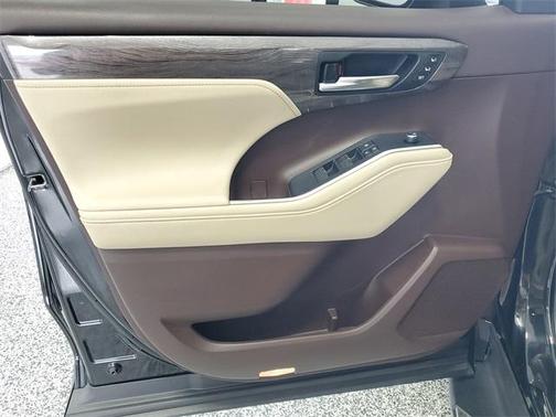 2020 Toyota Highlander Platinum