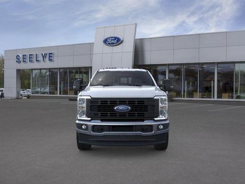 Oxford White 2026 Ford F-350 XL
