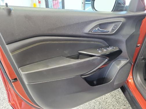 Cayenne Orange Metallic 2024 Chevrolet Trax ACTIV