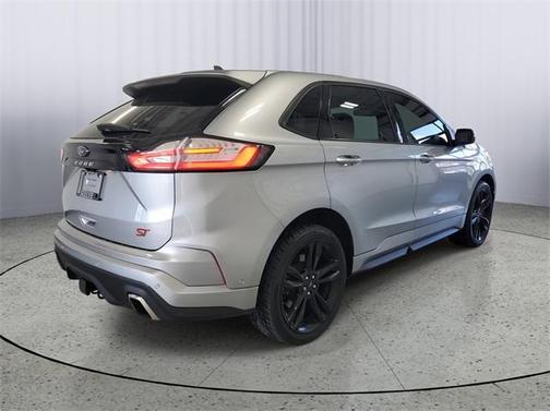 2021 Ford Edge ST