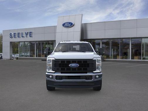 Oxford White 2026 Ford F-350