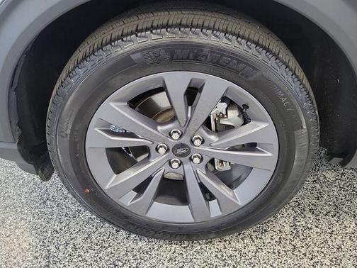 Silver Metallic 2023 Ford Explorer XLT