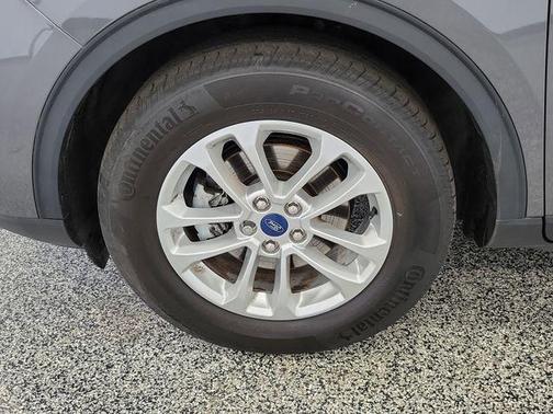 Gray Metallic 2021 Ford Escape SE