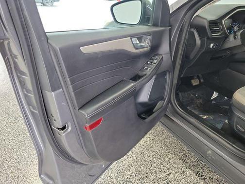 Gray Metallic 2021 Ford Escape SE