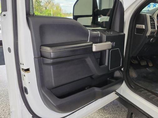 Oxford White 2016 Ford F-150 Lariat