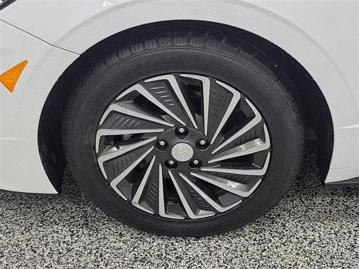 2023 Hyundai SONATA Hybrid SEL