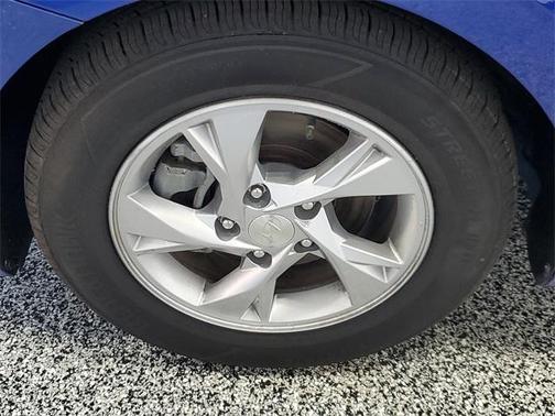 2021 Hyundai ELANTRA SE