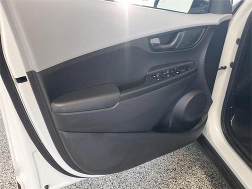 2020 Hyundai KONA SEL Plus