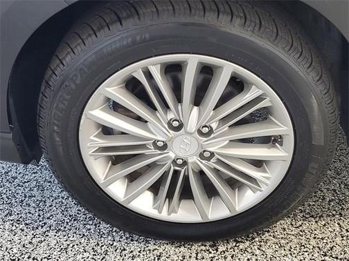 2020 Hyundai KONA SEL Plus