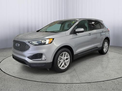 Silver Metallic 2023 Ford Edge SEL