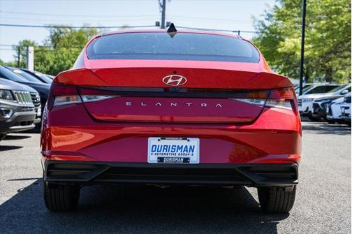 2022 Hyundai ELANTRA SEL