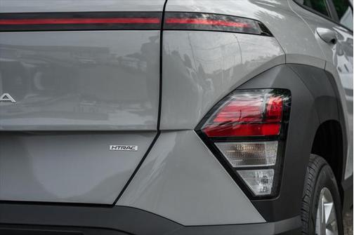 2025 Hyundai KONA SE