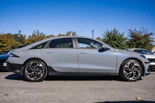 2024 Hyundai IONIQ 6 SEL
