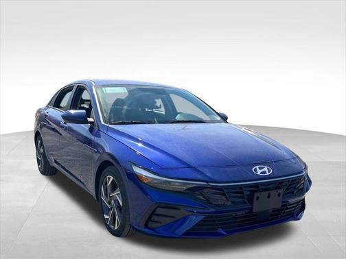 2025 Hyundai ELANTRA SEL