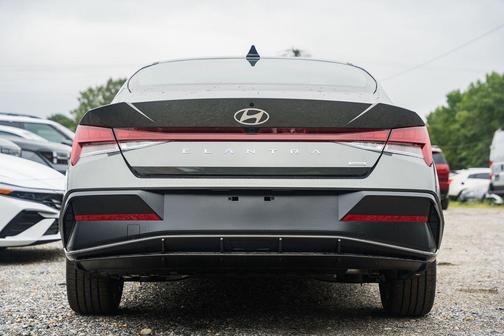 2025 Hyundai ELANTRA HEV Limited