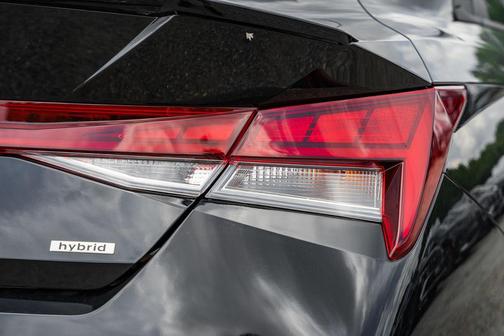 2025 Hyundai ELANTRA HEV SEL Sport