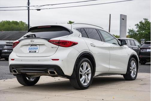 2018 INFINITI QX30 ESSENTIAL