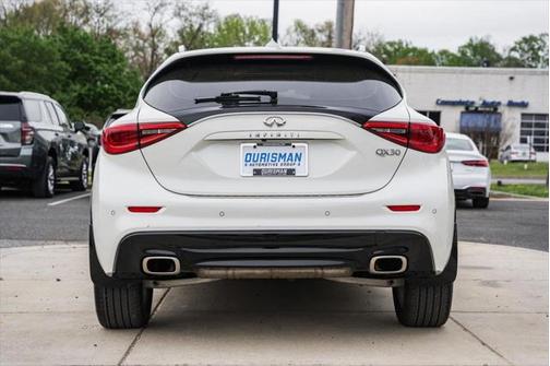 2018 INFINITI QX30 ESSENTIAL