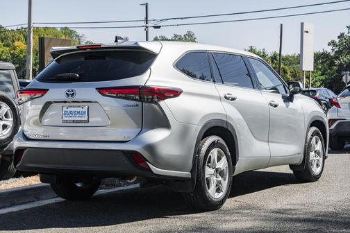 2022 Toyota Highlander Hybrid LE
