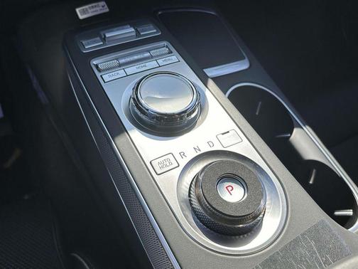 2025 Genesis GV70 2.5T AWD