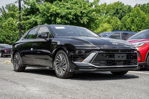 2025 Hyundai SONATA Hybrid Limited