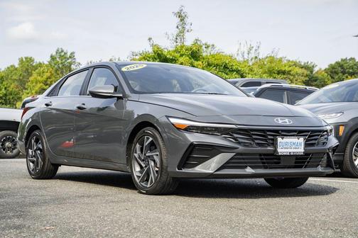2025 Hyundai ELANTRA SEL